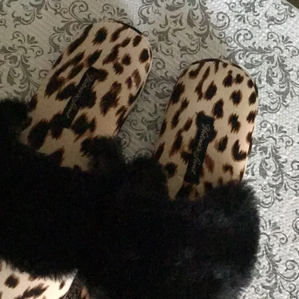 Victoria's Secret Leopard Print Slippers with Black Fur - Picture 2 of 5